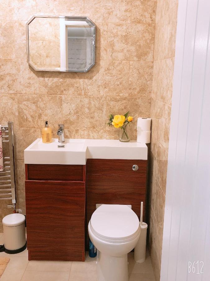 Flat 1 - Entire Modern Studio With En-Suite And Free Parking Close To Qmc, City Centre & Notts Uni Nottingham Exterior foto